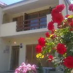 Vakantiehuis Six Bedroom Matea