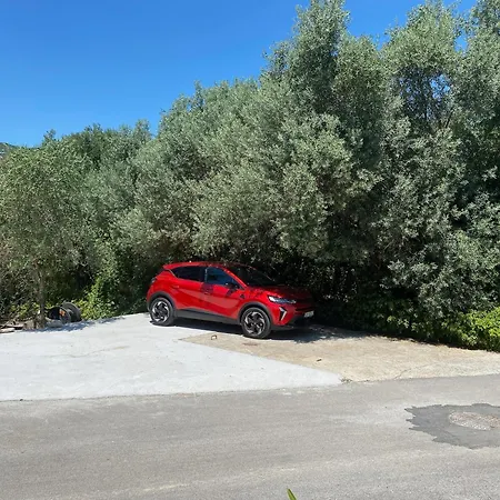 Six Bedroom Matea *