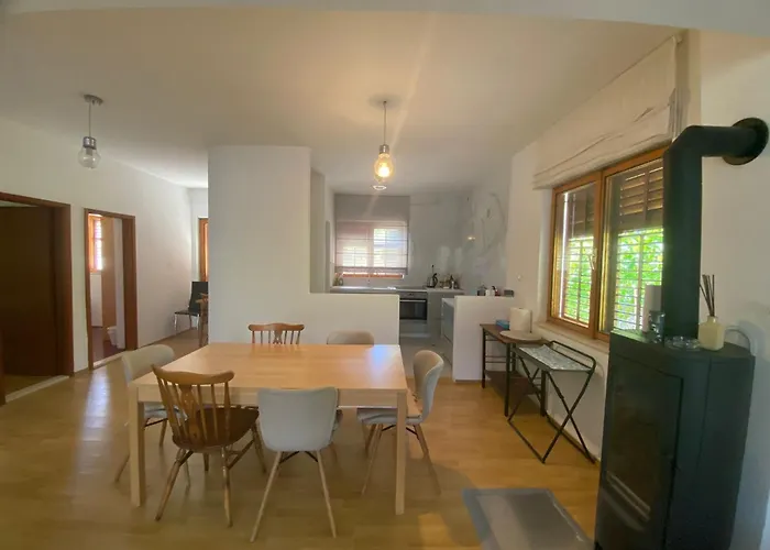 Six Bedroom Matea Casa vacanze