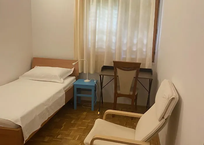 Six Bedroom Matea *