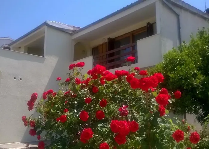 Six Bedroom Matea *
