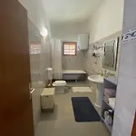 Six Bedroom Matea 別荘
