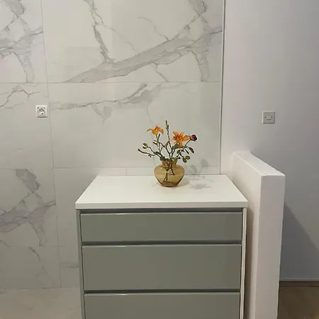 Six Bedroom Matea بلوتشي