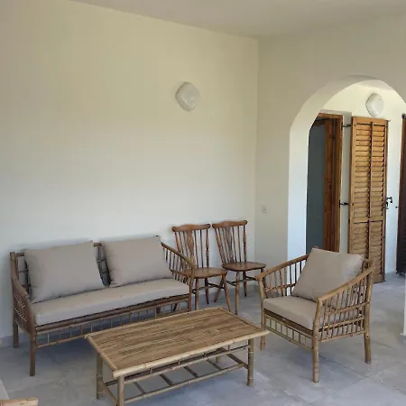 Six Bedroom Matea بلوتشي