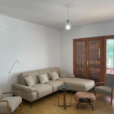 بيت للعطل Six Bedroom Matea بلوتشي