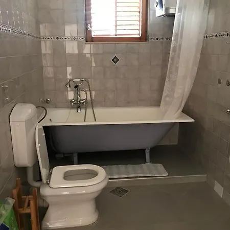 بيت للعطل Six Bedroom Matea بلوتشي