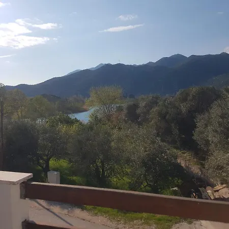 Six Bedroom Holiday Home Matea Holiday home *