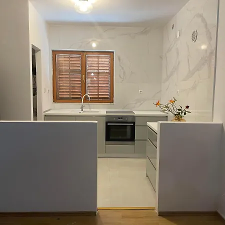 Six Bedroom Matea * بلوتشي