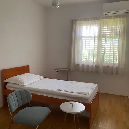 Holiday home Six Bedroom Holiday Home Matea *