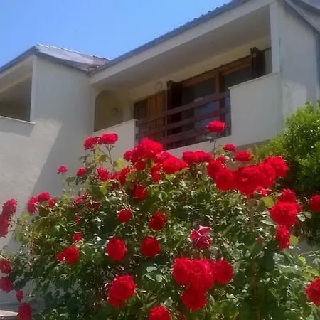 Six Bedroom Matea *
