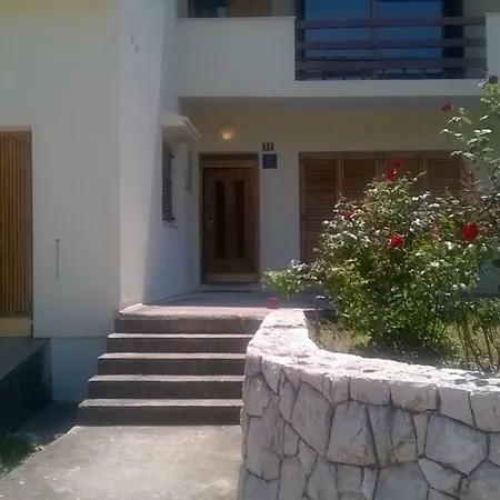 Six Bedroom Matea * بلوتشي