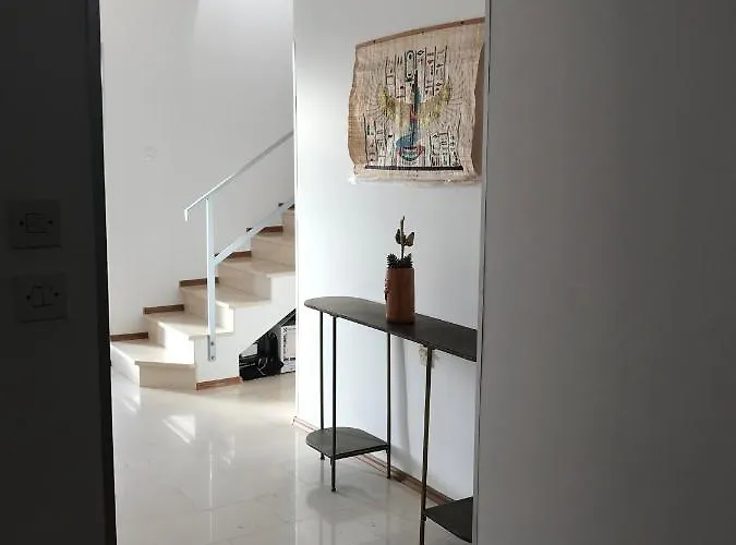 Six Bedroom Matea 度假居 *